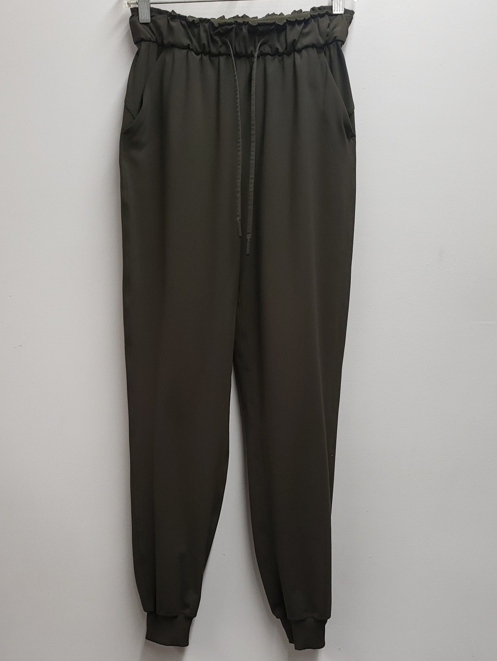 Lululemon On The Fly Jogger High Rise Pant Olive Green Gym Yoga Workout Size 4